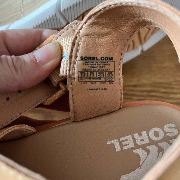 Sorel platform sandal, size 9.5 - Picture 4 of 7